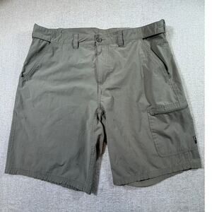 Huk Fishing Men's 2XL Tan Cargo Performance Fishing Shorts Outdoor Wear Utility
